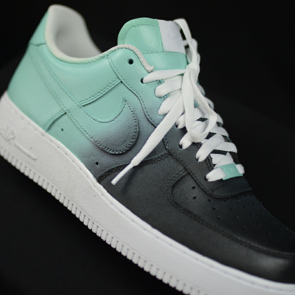 Air Force 1's - Picture 2 of 4